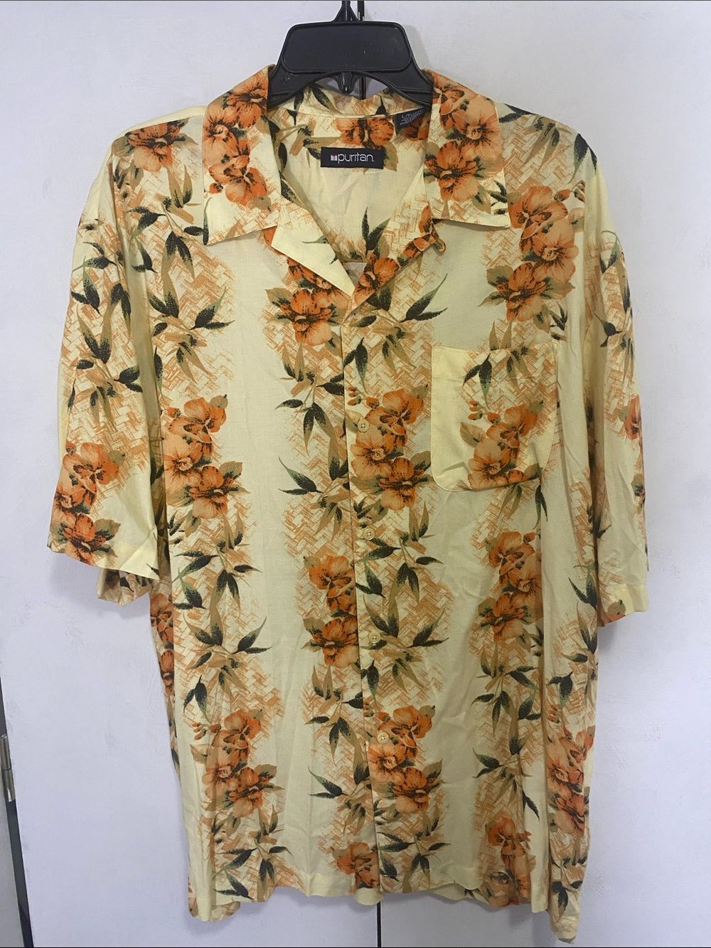 Hawaiian Mens Large Yellow Short-Sleeve Floral Camp Shirt with Orange Blossoms